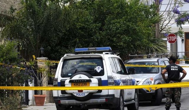 Rum hükümet ortağı DİPA’nın Limasol’daki binasına saldırıyı “Yolsuzluğa Karşı Anarşi” grubu üstlendi