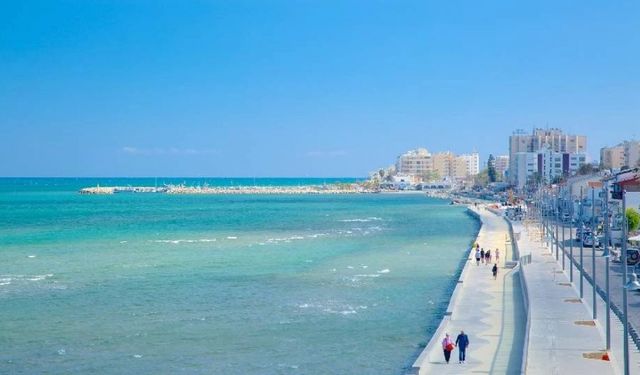 Larnaka ve Limasol sahillerinde mülkiyet yabancıların eline geçiyor