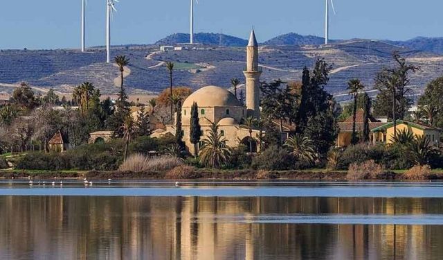 Hala Sultan Tekkesi yakınlarında Geç Tunç Çağı’na ait iki mezar bulundu