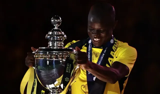 Kante transferi durmuştu, ısrarla isteyip yeni teklif yaptılar