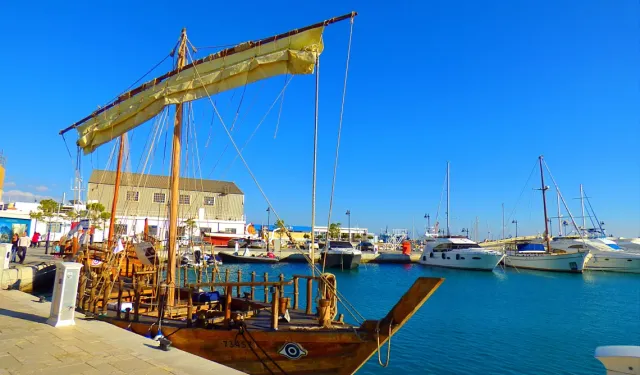 Güney Kıbrıs’ta mülkiyet alarmı: Sahiller üçüncü ülke vatandaşlarının elinde