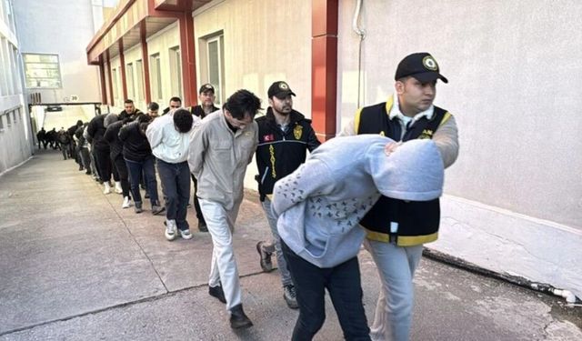 Doktorlar torbacı oldu: Onlarca kişi tutuklandı