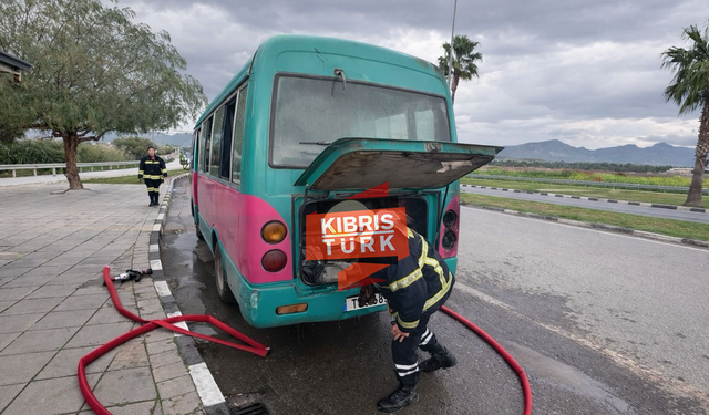 Lefkoşa-Girne Anayolu’nda Minibüste Yangın Çıktı
