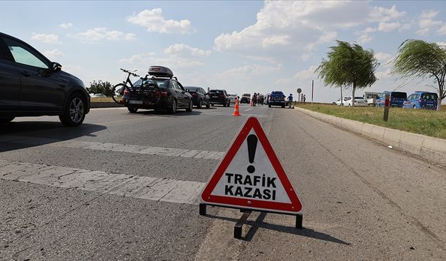 Paşaköy–Vadili yolunda trafik kazası: İki araç çarpıştı, 2’si çocuk 4 yaralı