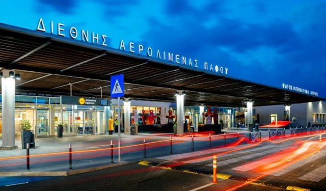 Hava ulaşımında yaşanan aksaklıklar nedeniyle Larnaka ve Baf’ta 17 uçuş iptal edildi