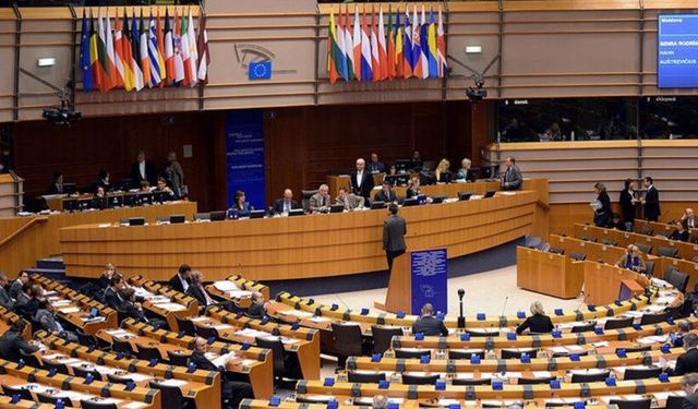 AP, yolsuzlukla mücadeleye ilişkin karar tasarısını kabul etti