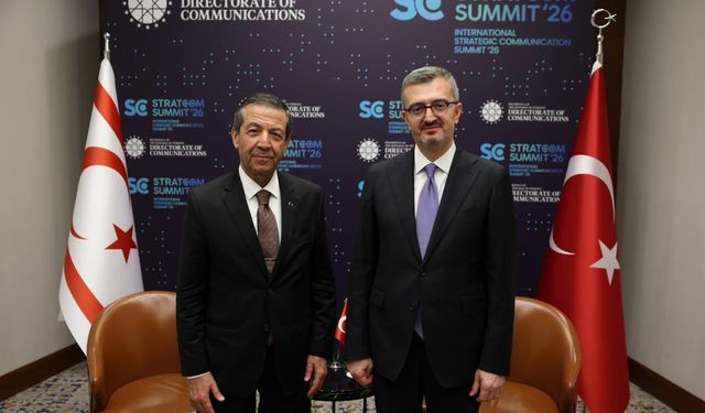 İletişim Başkanı Duran, Dışişleri Bakanı Ertuğruloğlu ile bir araya geldi