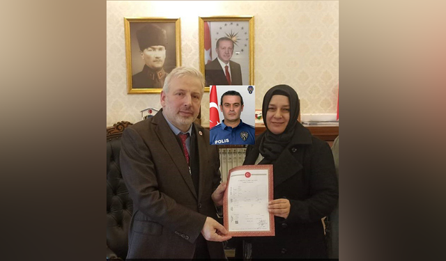 Şehit eşi Dilek Külünk evini Kur'an Kursu olarak kullanılmak üzere Diyanet Vakfına bağışladı