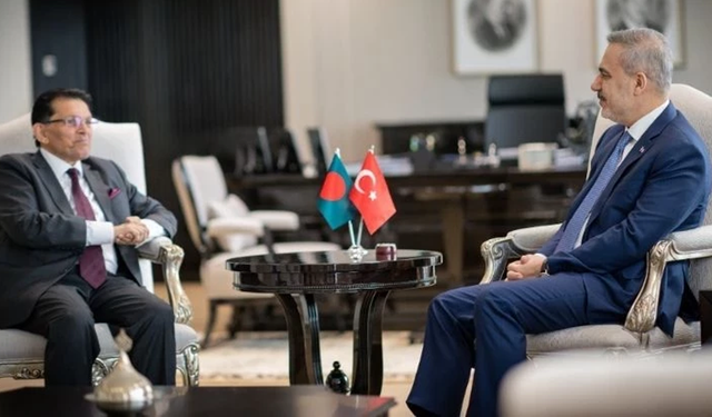 Dışişleri Bakanı Hakan Fidan, Bangladeşli mevkidaşı Rahman ile görüştü