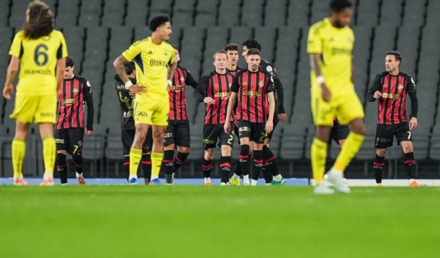 Fenerbahçe Süper Lig’de ilk yenilgisini aldı