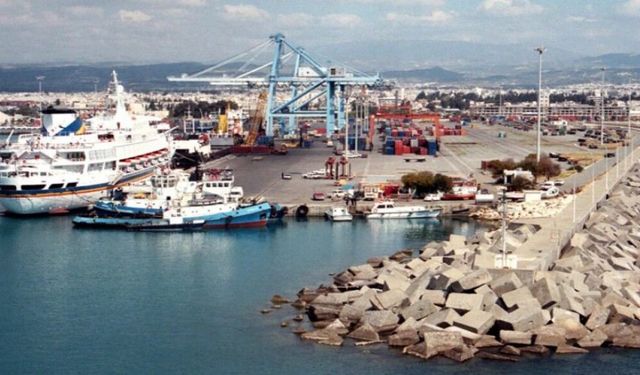 İsrail'de hava sahasının kapalı olması nedeniyle bin 300 sağlık çalışanı Güney Kıbrıs üzerinden yol alacak