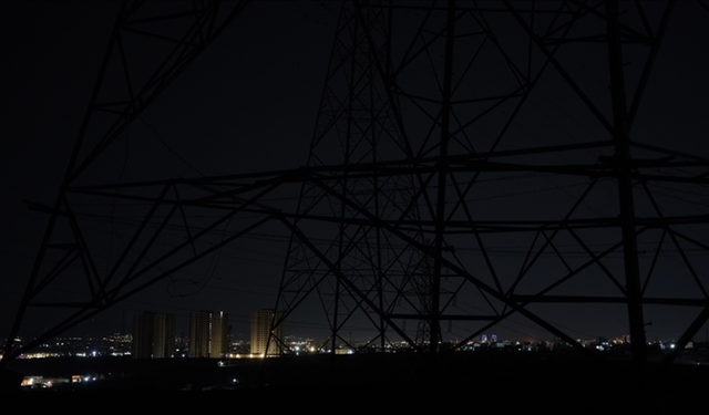 Tahran’da art arda patlamalar