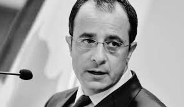 Hristodoulidis, İngiltere'nin krizde üslerin rolüne ilişkin açıklamalarından rahatsız oldu