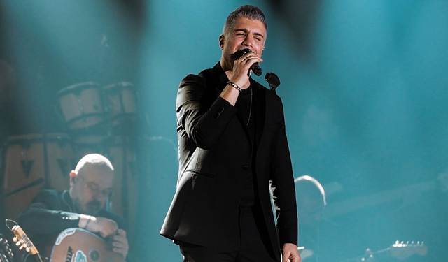 Özcan Deniz Les Ambassadeurs’te Gönülleri Fethetti