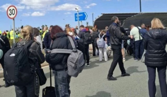 Baf Havalimanı yeniden açıldı: Personellerin geri dönmesiyle uçuşlar da başlatılacak