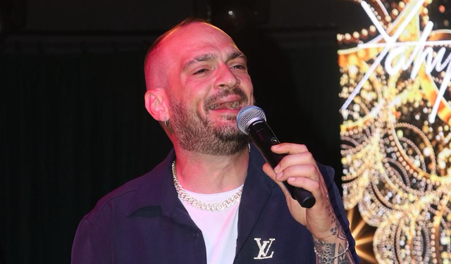 Yahya Erenköy Sahnede Fırtına Gibi Esti