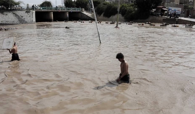 Yemen'in Taiz kentindeki sel felaketinde can kaybı 15'e yükseldi