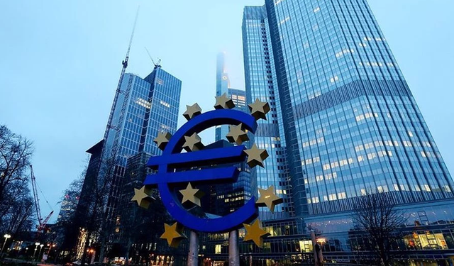Euro Bölgesi hizmet sektöründe olumsuz sinyaller