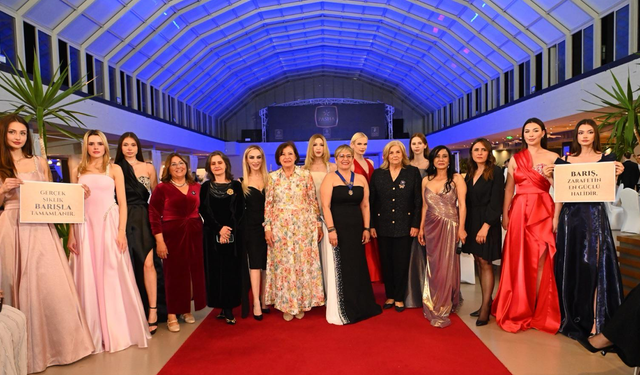 Şıklık ve Barış Aynı Podyumda Buluştu