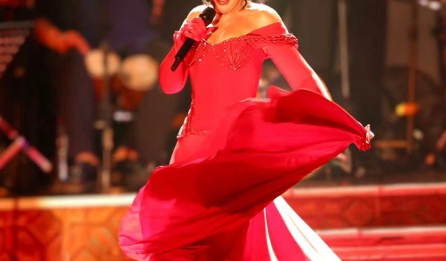 Nükhet Duru Capa Pera’da muhteşem bir gece yaşattı