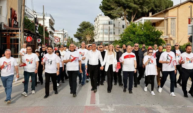 Tufan Erhürman ve eşi Nilden Bektaş Erhürman, “107. Yıl Korteji’ne” katıldı