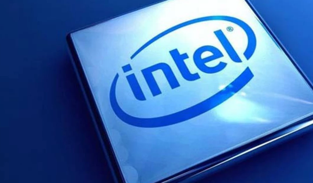 Trump, Apple'ın ABD'de çip tasarımı ve üretimi için Intel ile çalışacağını belirtti