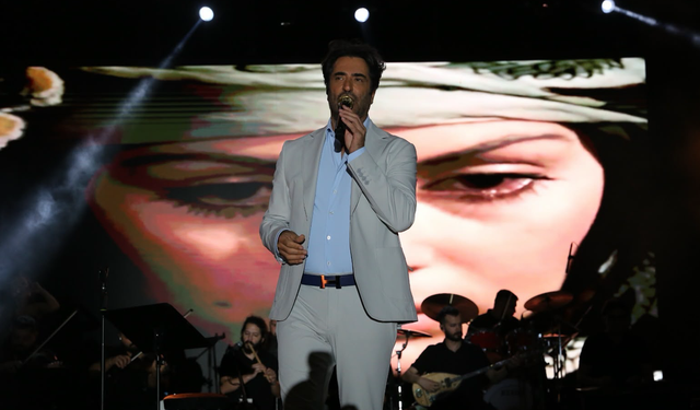 Mahsun Kırmızıgül’den Grand Opera’da Unutulmaz Gece Barış Mesajı, Nostalji ve Türküler Aynı Sahnede!