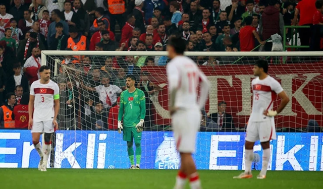 İtalya yenilgisinin ardından Montella'ya sert eleştiriler: 'Bu milli takıma 'içine Pereira kaçmış Montella' yakışmıyor!'