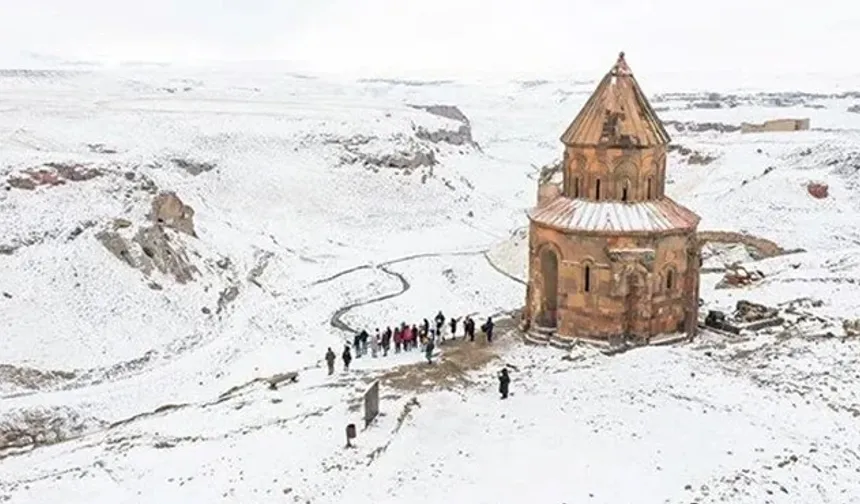 Kars'taki Ani Ören Yeri beyaza büründü