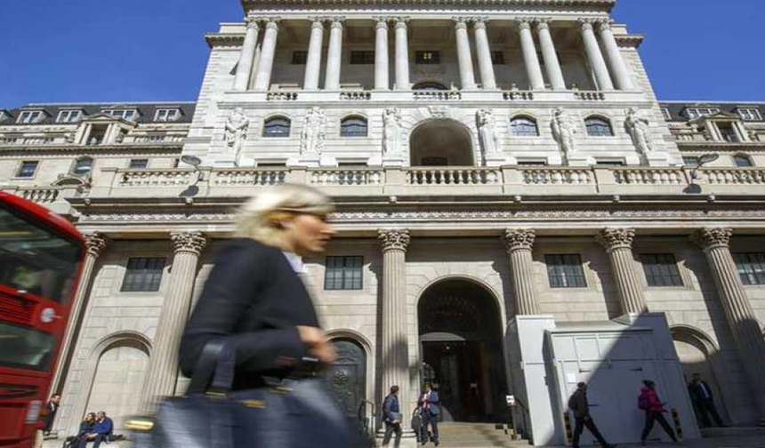 İngiltere Merkez Bankası politika faizinde değişikliğe gitmedi