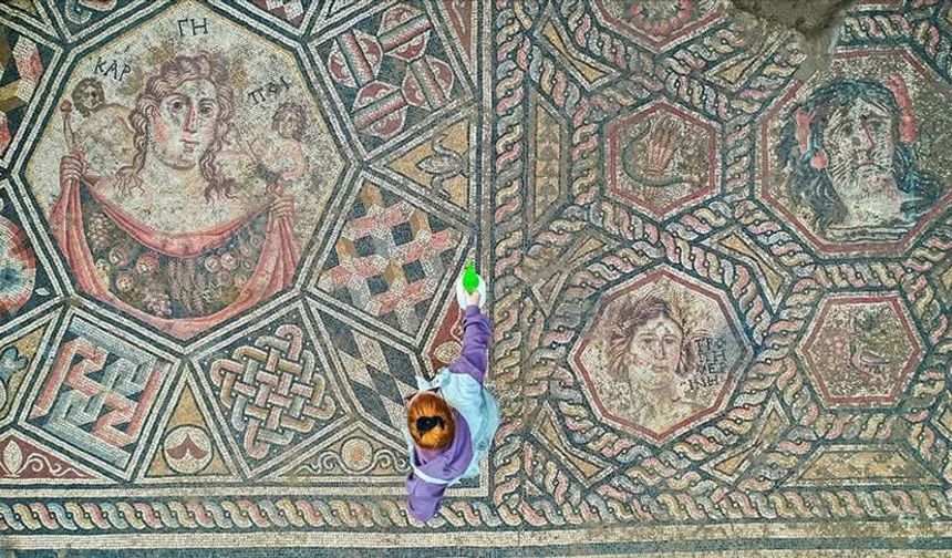 İznik’te 3. Yüzyıla Ait Mozaik Gün Yüzüne Çıkarılıyor