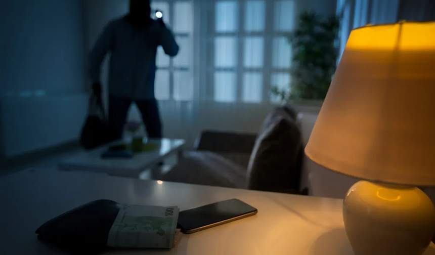 Gazimağusa’da Hırsızlık ve U*yuş*tu*rucu Zanlıları Tutuklandı