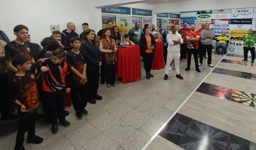 Gönyeli Darts Birliği’nden, Akın Elektirikci anısına SOS Çocuk Köyü’ne anlamlı bağış