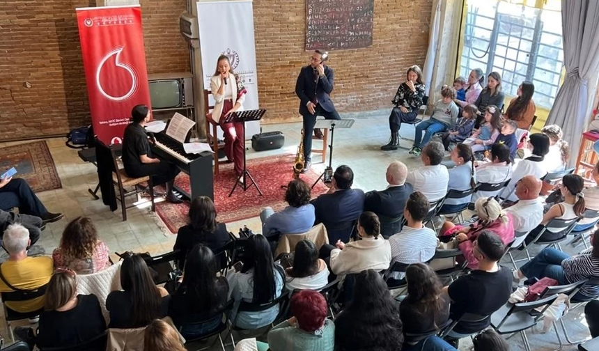 “Opera & Bale Sokakta: Sesin Yolculuğu” anlatımlı konser serisinin ilki gerçekleştirildi