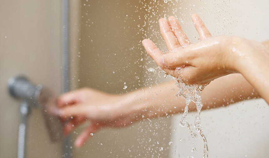 Sabah mı, Akşam mı Duş Daha Sağlıklı? Bilim Yanıtladı
