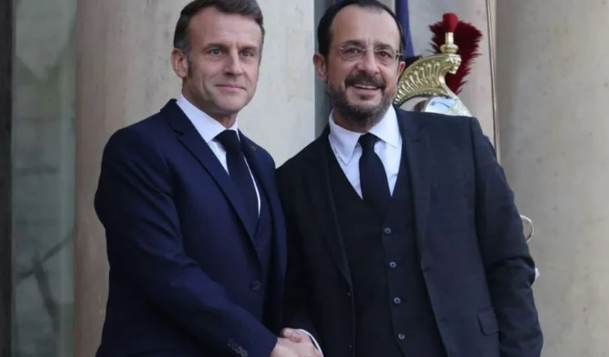 Rum basını Hristodulidis-Macron zirvesini "tarihi gün" olarak nitelendirdi: 16 alanda iş birliği!