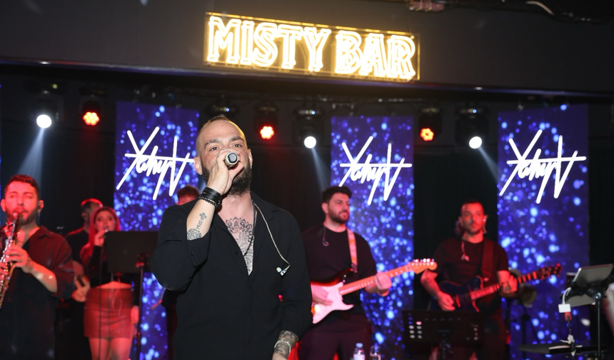Colony Misty Bar'da Yahya Erenköy Şöleni
