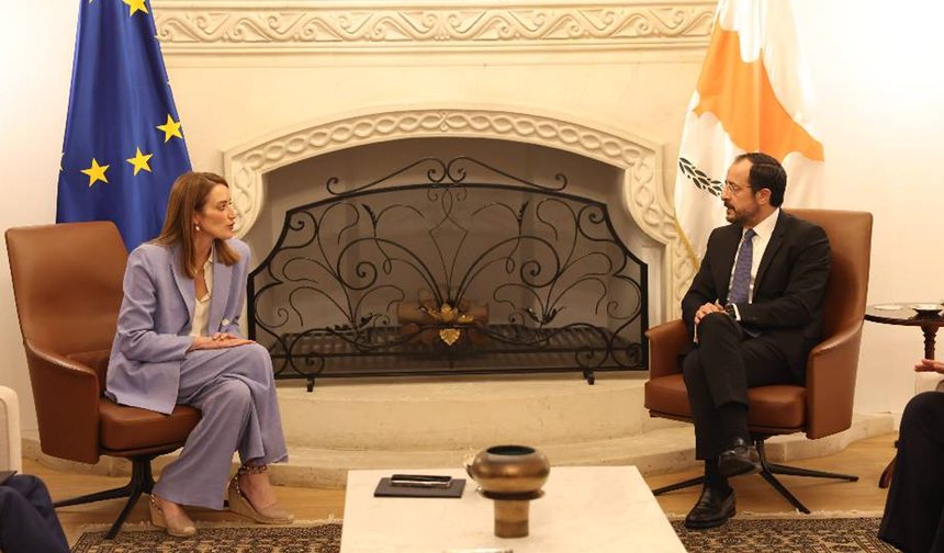 Hristodulidis, Metsola ile görüştü: Ankara’ya iki davet