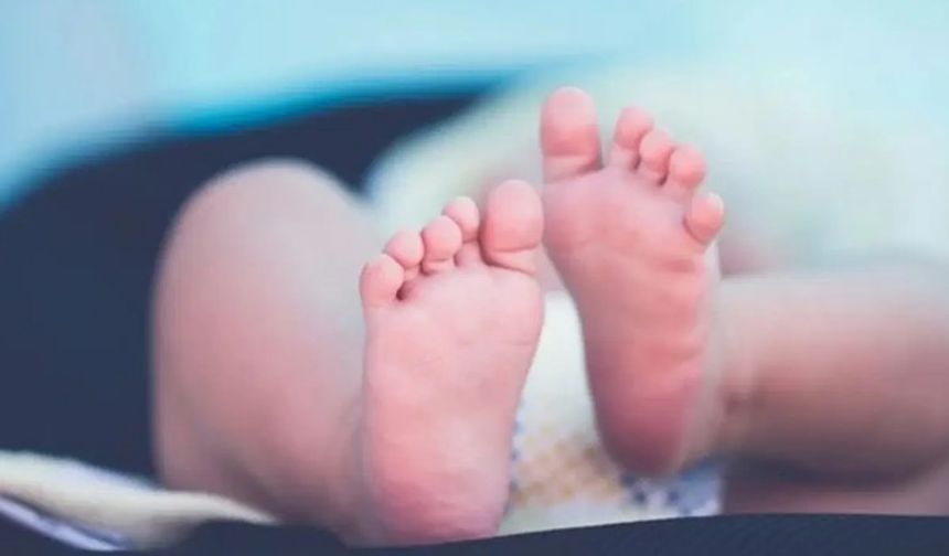 1 aylık bebeği dondurucu soğukta otobüs durağına bıraktılar