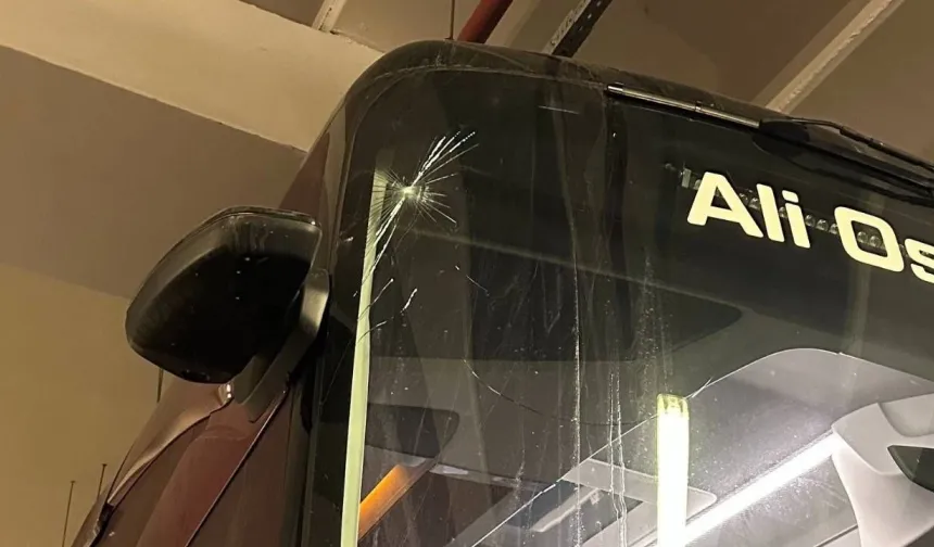 Trabzonspor’un takım otobüsüne taşlı saldırı