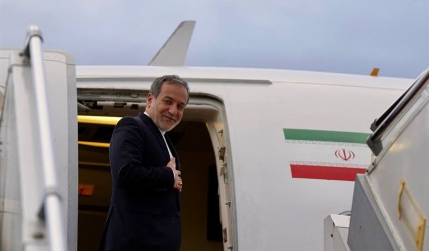 İran Dışişleri Bakanı Erakçi, ABD ile kritik müzakereler için Umman’a gitti