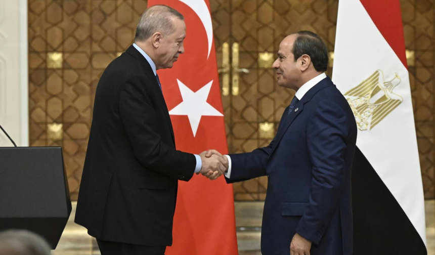 Kahire'de ortak açıklama: Sisi, "Kardeşim Erdoğan, Mısır'ın en aziz misafiri" dedi; Erdoğan konuşmaya besmeleyle başladı