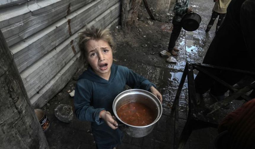 DSÖ: Refah Sınır Kapısı açılmasına rağmen Gazze'ye ulaşan yardımlar çok yetersiz