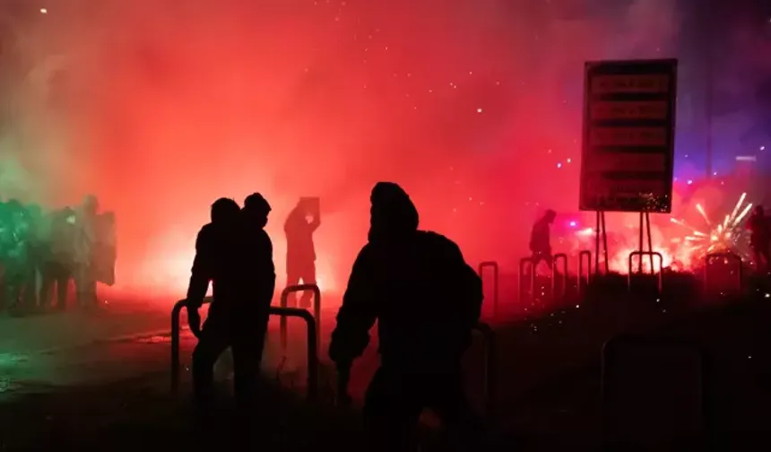 Milano Olimpiyatları protestosunda ortalık karıştı