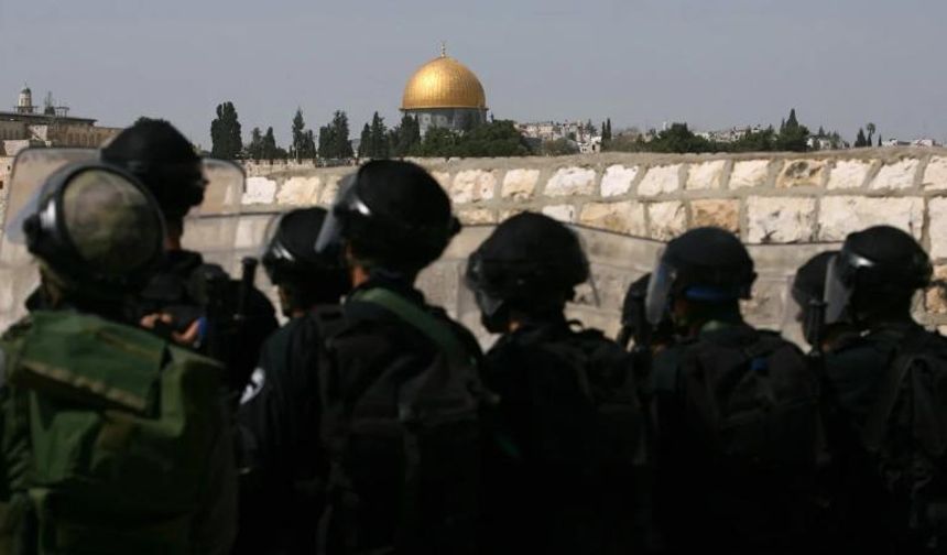 İsrail polisi, Mescid-i Aksa İmamı Abbasi'yi gözaltına aldı