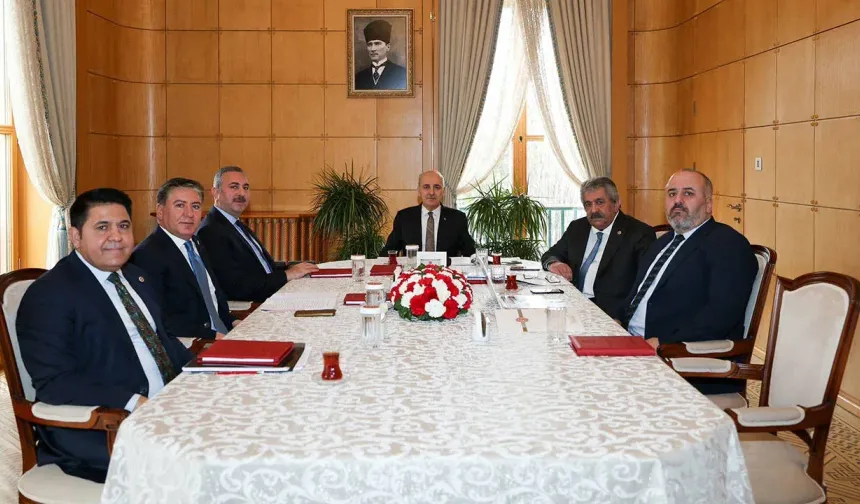 Süreç Komisyonu kapsamında Kurtulmuş, parti temsilcilerini kabul etti