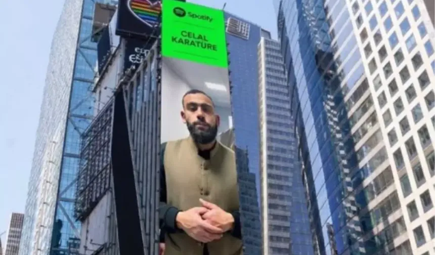 Times Meydanı'nda bir Türk yıldızı: Celal Karatüre dünya listelerini sallıyor