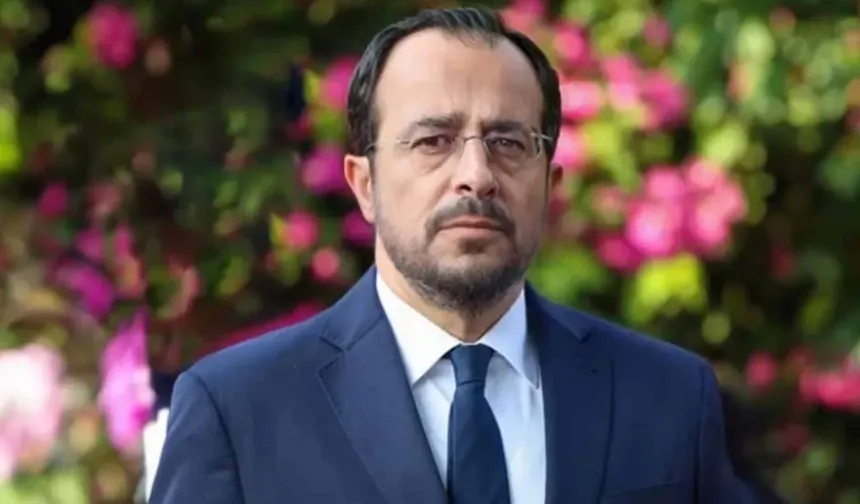 Cyprus Mail’den Nikos Hristodulidis’e Holguin eleştirisi