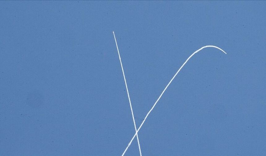 İran, bölgedeki petrol tesislerini vuracağını bildirdi