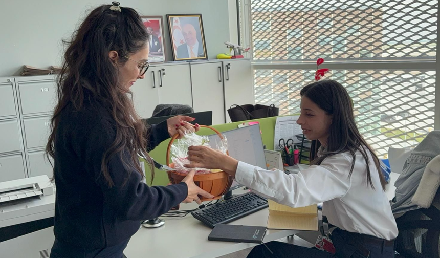 Ercan Havalimanı’nda kadınlar unutulmadı